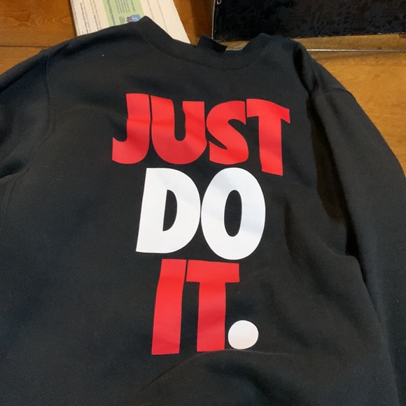 Nike sweater and short outfit - Picture 5 of 7